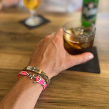 Ladda upp bild till gallerivisning, CAPTAIN Armband med gravyr

