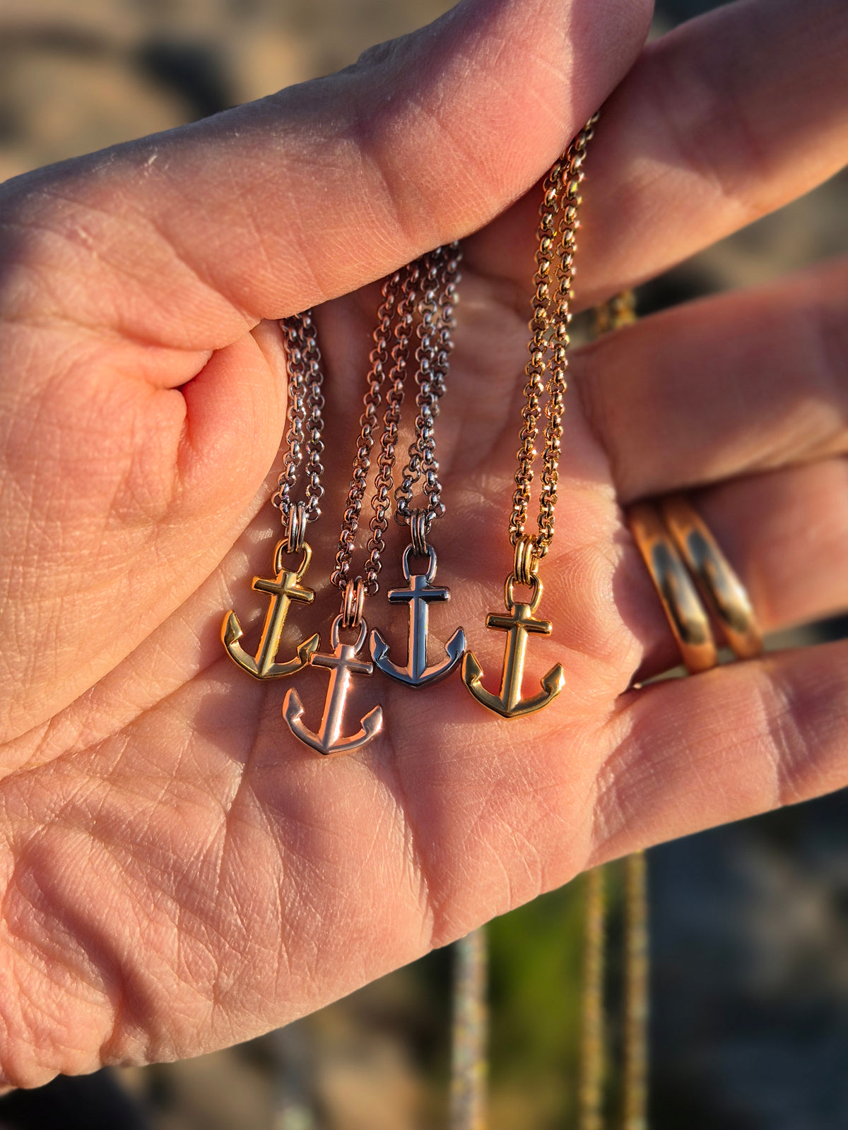 LITTLE  Anchor Necklace Gold