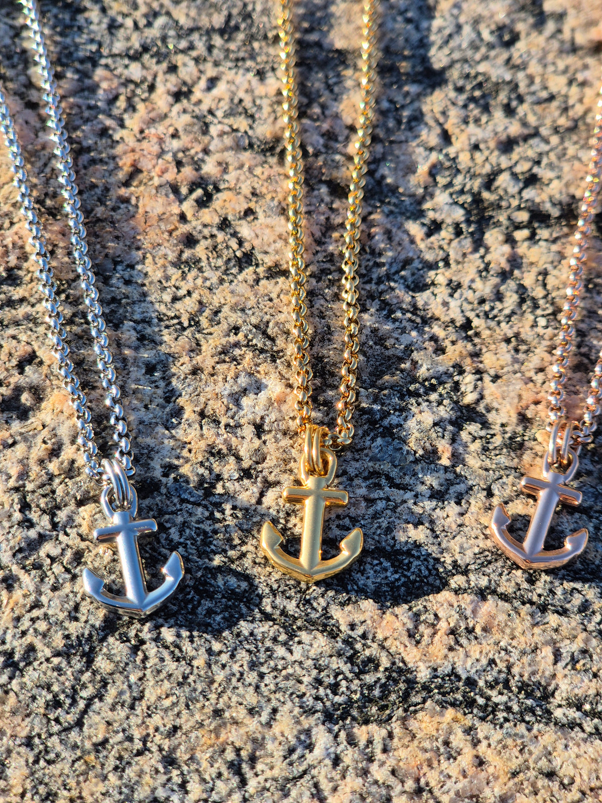 LITTLE  Anchor Necklace Gold