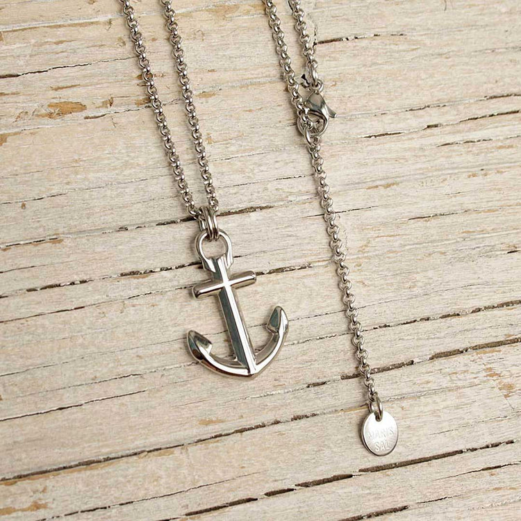 Nautical anchor necklace from Swedish Maris Sal. Marint ankarhalsband från svenska Maris Sal.