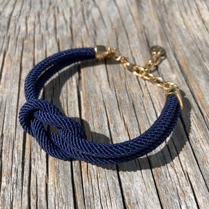 Waterproof anchor necklace from Sweden. Ankararmband. Armband med ankare.